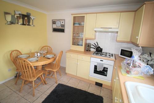 Doncaster - Hatfield - Large Private Garden & Parking - 2 Bedroom House - Very Quiet Cul De Sac Location