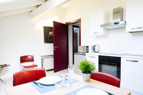 Cocina, V12 Apartments - Vittoria 12 in Novara