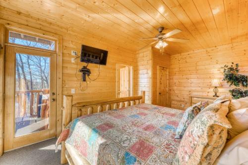 Papa Bears Cabin - image 9