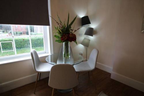 Sterling House @ Short Stays - image 2