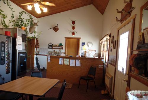 Lobby, Dakota Country Inn in Platte (SD)