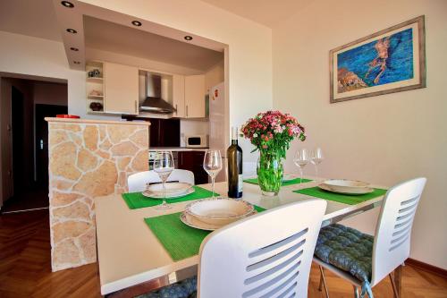One-Bedroom Apartment room in Sandy Beach Apartments