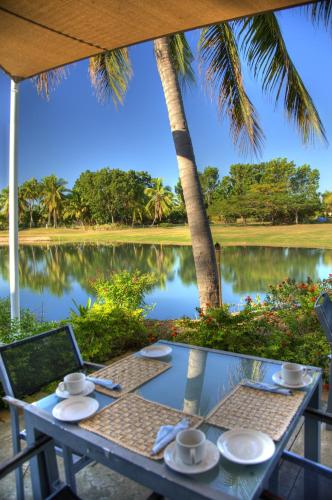 ระเบียง/ชานเรือน, เดอะ เทอเรซ อพาร์ตเมนท์ รีสอร์ท (The Terraces Apartment Resort) in เดนาเรา ไอส์แลนด์