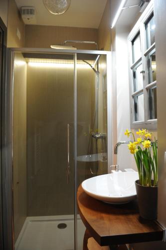 Stylish Self-Contained Room & Bath in Castello between Biennale & San Marco 5