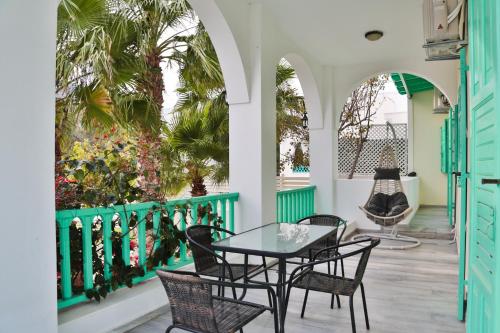 Kamari Beach Houses with Balcony and Garden gîte à louer Anáfi