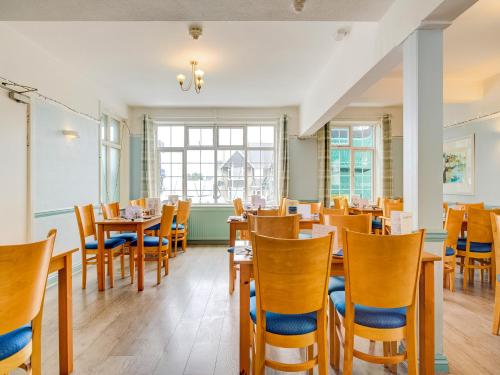 Restaurant, OYO Godolphin Arms Hotel in Newquay