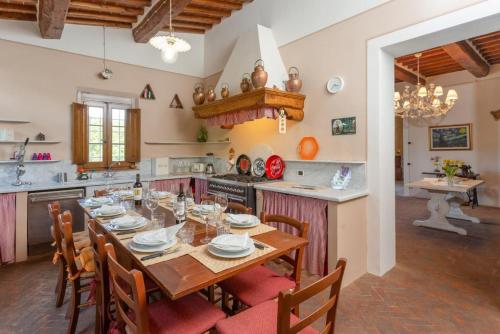 Зручності, Villa Rossa Large Private Pool, WiFi in Сан - Джуліано Терме