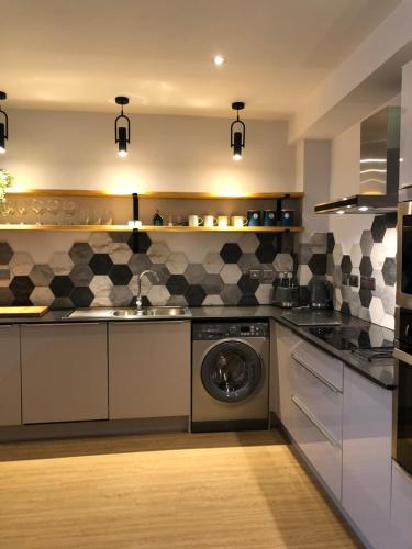 Chapel Penthouse - image 6