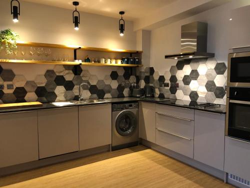 Chapel Penthouse - image 2