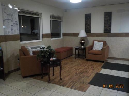 บริการและสิ่งอำนวยความสะดวก, American Inn in เฮอริเคน (WV)