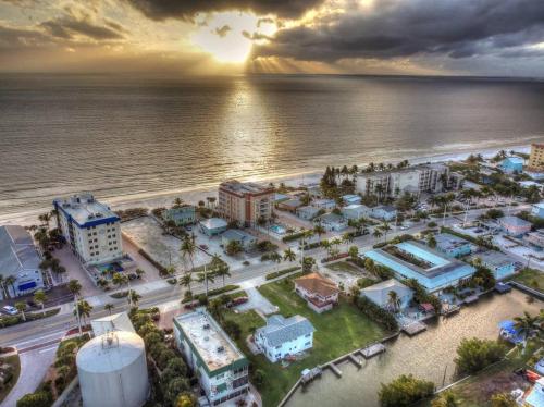 3 Beach Access, Close to Time's Square, On water