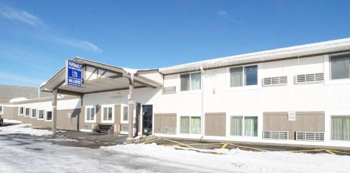 Faribault Hometown Inn & Suites - Accommodation - Faribault