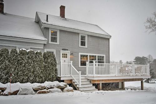 Rockland Home with Deck 5 Mins to Historic Downtown!