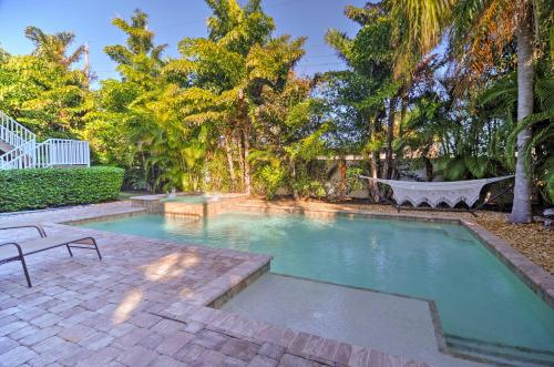 Holmes Beach Family Home with Private Pool and 3 Decks! - image 2