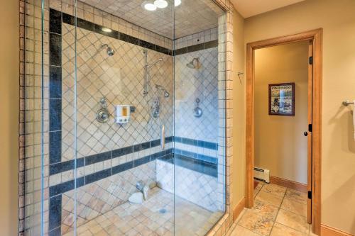Luxury Duplex with 2 King Masters Billiards and Views - image 4