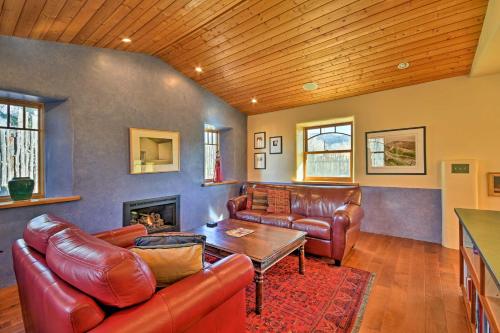 Taos House with Yard - Walk to Historic Taos Plaza! 