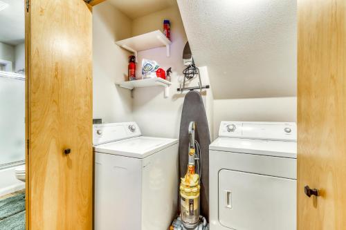 McCall Cottage Cabin - image 2
