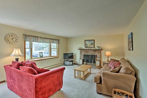 Quiet Brewster House with Deck, Mins to Bay Beaches!, Brewster
