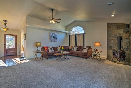 Modern South Lake Tahoe Haven w/Mtn View & Hot Tub - image 2
