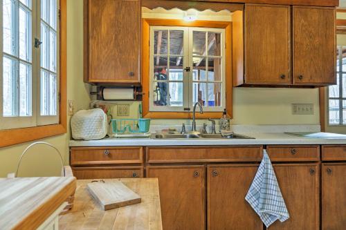 East Otis Reservoir Cabin w/ Porch - Walk to Lake! in Chester (MA)