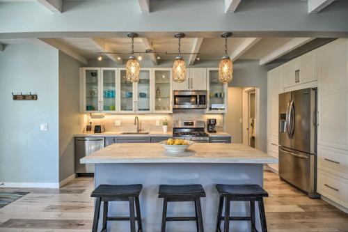 Remodeled Ventura Beach Home with Yard and Fire Pit! in Ventura, USA
