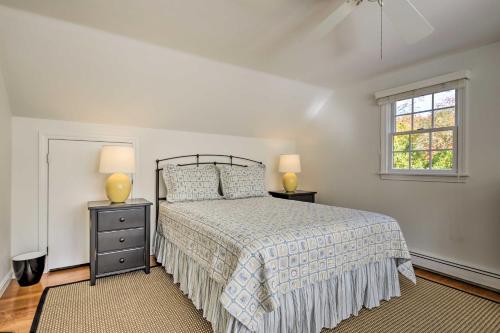 Charming Cottage with Deck - Walk to Skaket Beach! - image 10