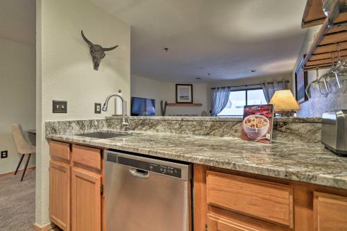 Frisco Condo with Community Pool, Near Main Street! in Frisco, USA