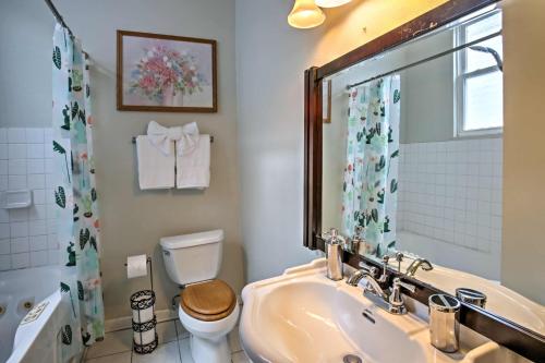 Charming NOLA Home 5 Miles to Bourbon Street!