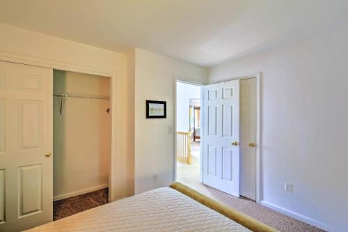 Private Guest House in Dtwn Lenox, Walk to Dining!