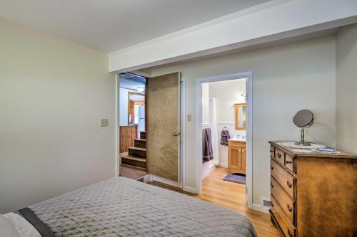 Picturesque Cottage with Sunroom on Ashmere Lake! - image 7