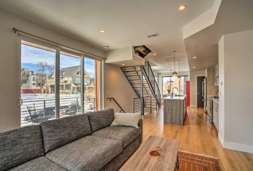 Fully Loaded Denver Townhome 1 Block to Mile High in West Colfax