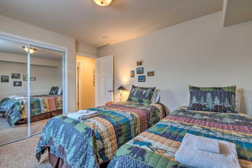 South Lake Tahoe Retreat with BBQ and Mtn-View Deck! - image 7