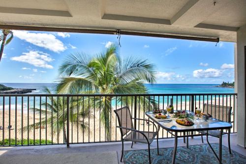 . Updated Makaha Condo with Pool and Ocean-View Lanai!