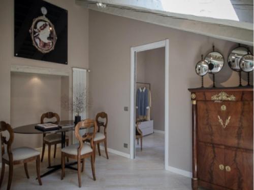 One-Bedroom Apartment  image 10