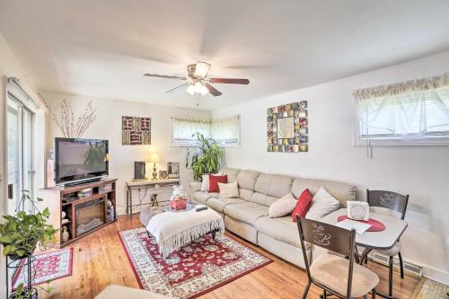 Nashville Apt with Patio, 3 Mi to Grand Ole Opry in Nashville, USA