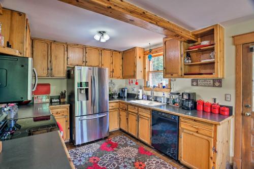 Cozy Home with Deck and Mtn Views, Walk to Casinos in Central City, USA