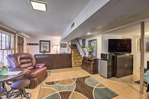 Nashville Apt with Patio, 3 Mi to Grand Ole Opry