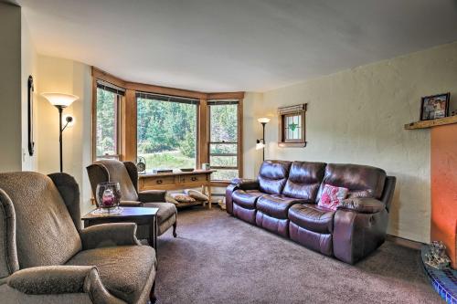 Cozy Home with Deck and Mtn Views, Walk to Casinos in Central City, USA