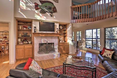 Secluded Home - Canyon Lake View Near Boat Launch! in Canyon Lake (TX)