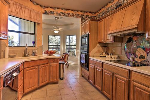 Secluded Home - Canyon Lake View Near Boat Launch! in Canyon Lake (TX)