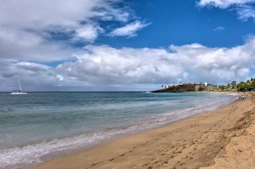 Kaanapali Beach Resort Condo with Lanai and Ocean Views! - main image