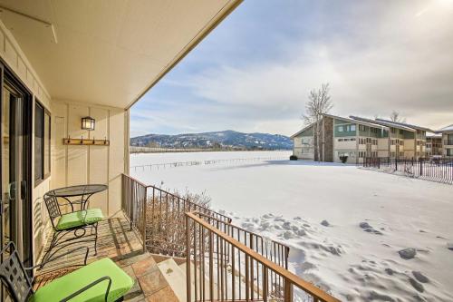 Lake Pend Oreille Condo with Porch and Mountain View!