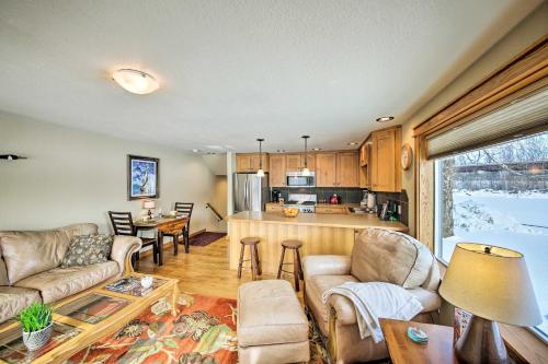 Lake Pend Oreille Condo with Porch and Mountain View!