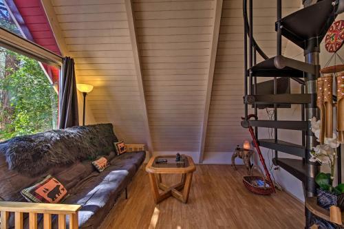 One-Of-A-Kind Couples Getaway Big Bear A-Frame! - Sugarloaf