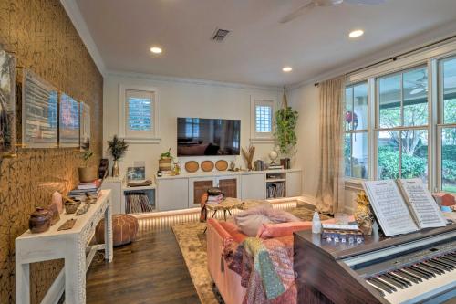 Pool & Hot Tub: Ideally Located 'Austin Oasis' - Austin, TX