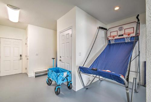Indian Rocks Home with Game Room Walk to Beach! - image 6