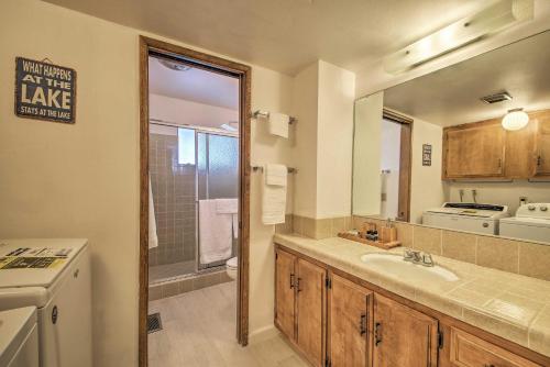 Pet-Friendly Home Panoramic Mtn and Lake Views A and C - image 9