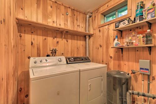 Cabin with 3 Acres Tennis and BBall Courts by 4 Ski Mtns - image 5