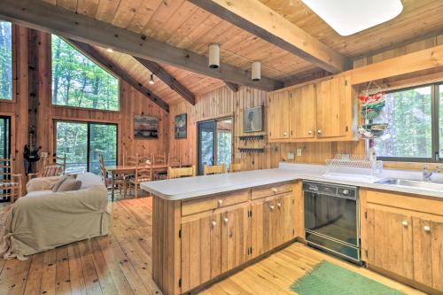 Cabin w/ 3 Acres, Tennis Courts: By 4 Ski Mtns in New Marlborough (MA)