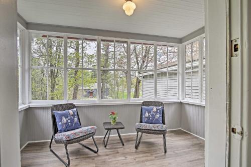 Beautiful Lenox Home, 3 Mi to Shakespeare and Co! in Lenox (MA)